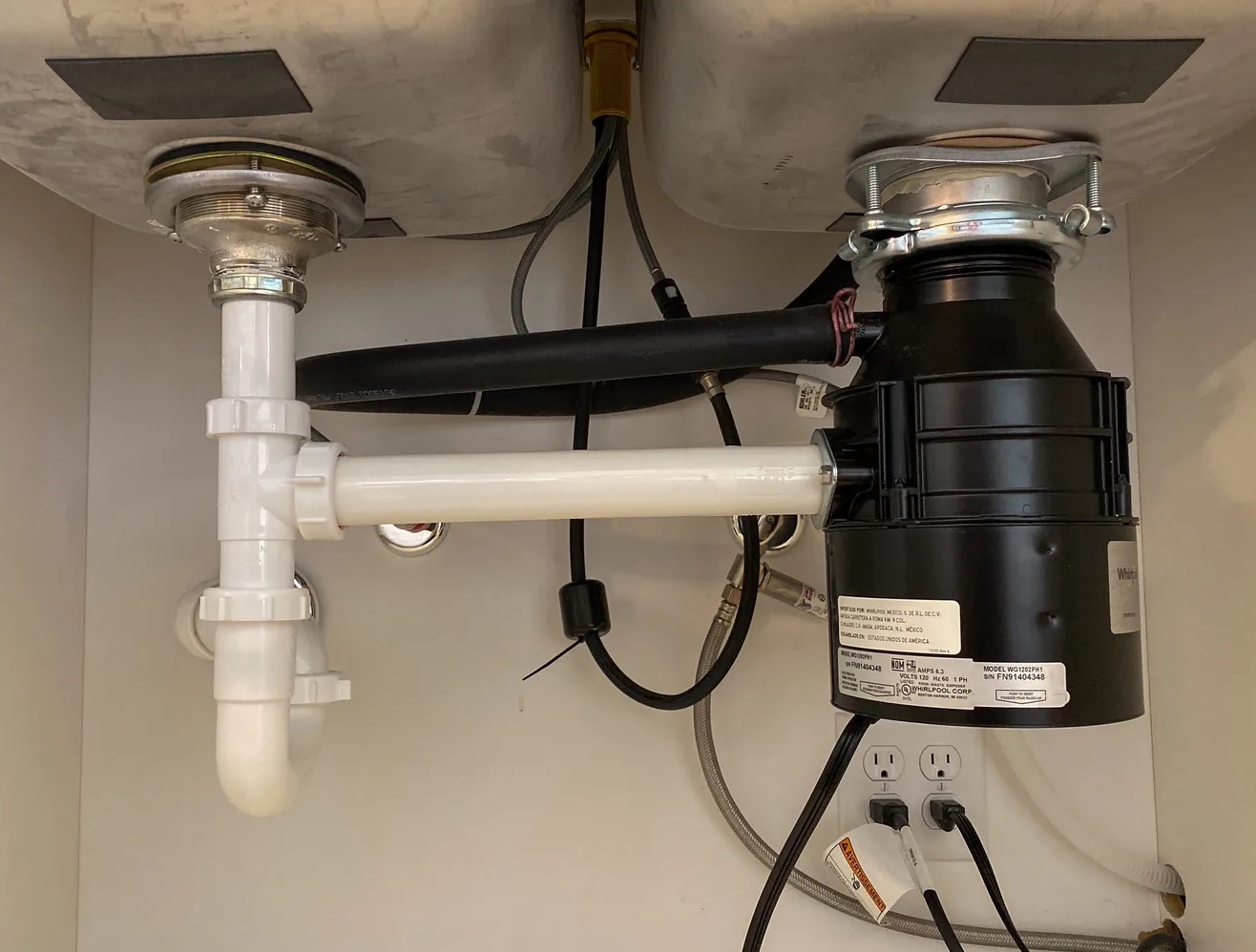 Leaky Garbage Disposal Cleanup in Occidental, CA